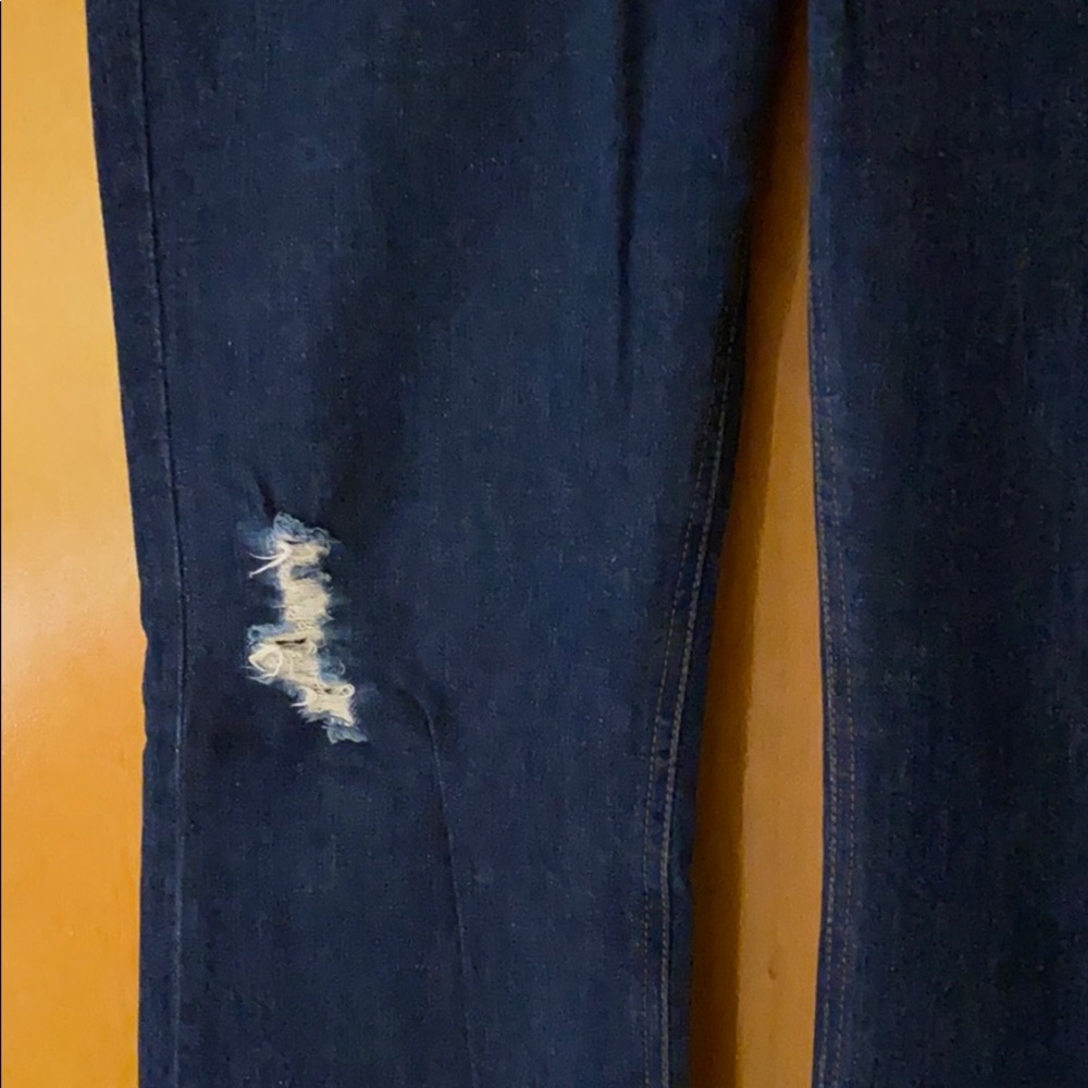 Womyn Ripped Jeans - Picture 2 of 9